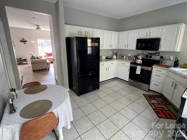 Building Photo - 8049 Stoneham Ct