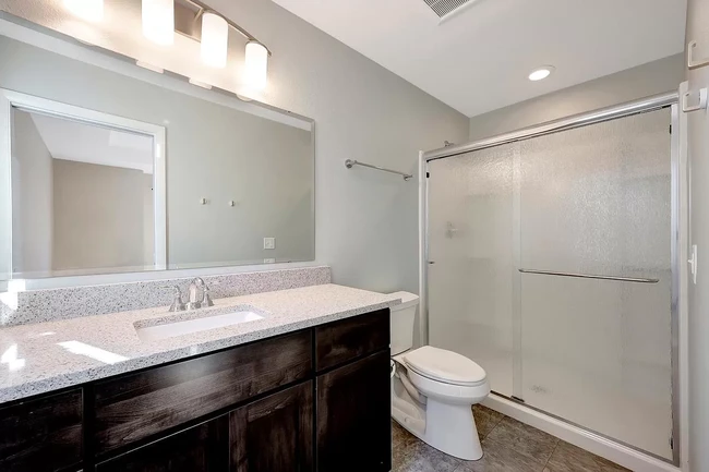 Master bathroom - 5856 Lien Rd