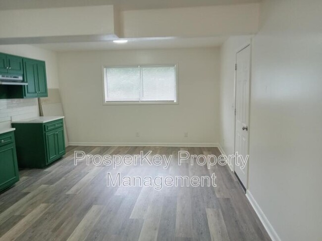 Building Photo - 708 Wright Dr
