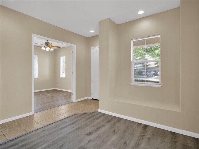 Building Photo - 4312 Middlefield Dr