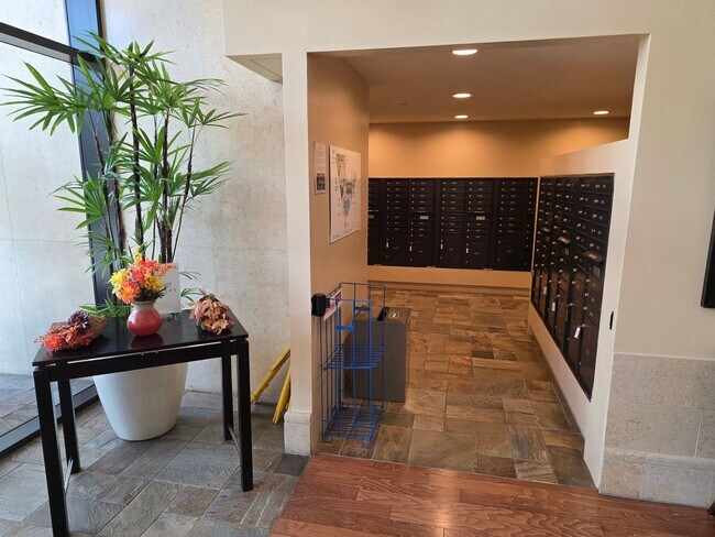Building Photo - Immaculate Contemporary Living in Kaka‘ako- 2 bedroom, 2 bathroom, 2 covered parking stall, and I...
