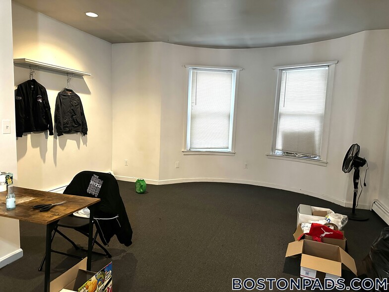 Building Photo - 30 S Huntington Ave