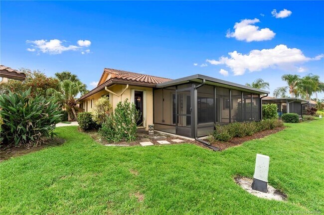 Building Photo - 3281 SW Bobalink Way