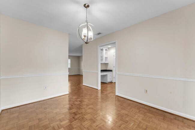 Building Photo - Beautiful 2-Bed, 2-Bath Condo with Elegant...