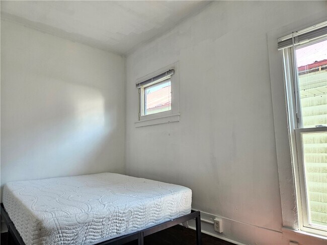 Building Photo - 445 N Tioga St