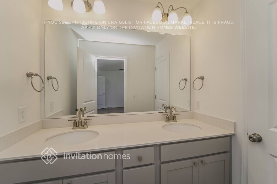 Building Photo - 5041 Ragsdale Dr