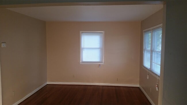 Building Photo - 2836 Club Plaza Rd