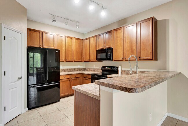 Building Photo - 253 Catriona Dr