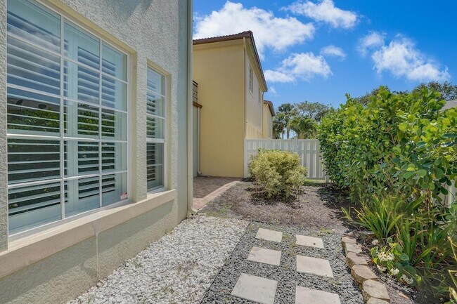 Building Photo - 138 Via Palma Ln