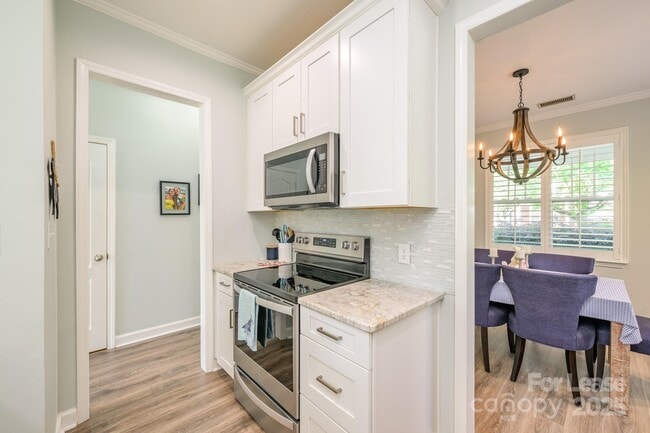 Building Photo - 18524 Mizzenmast Ave