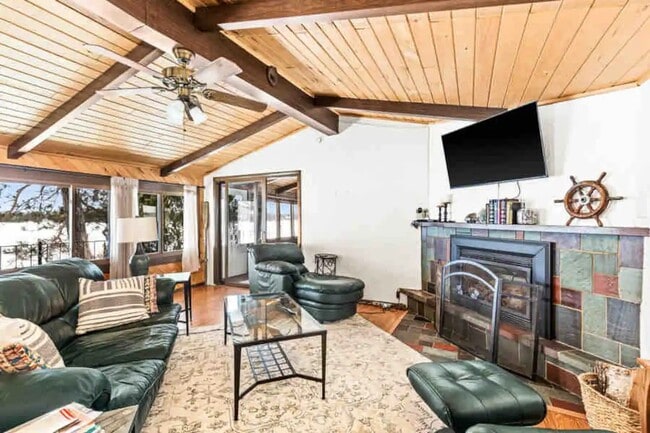 Gas Fireplace - 7590 Barrs Lake Rd