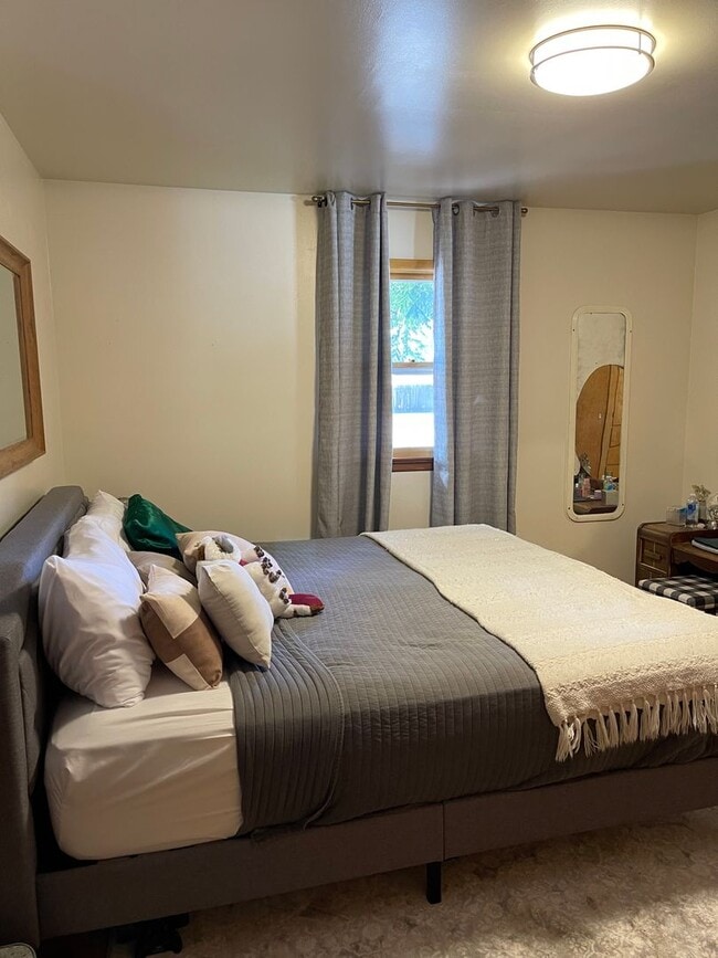 Building Photo - Great location in Meridian for this 3 bedroom 2 bath home.