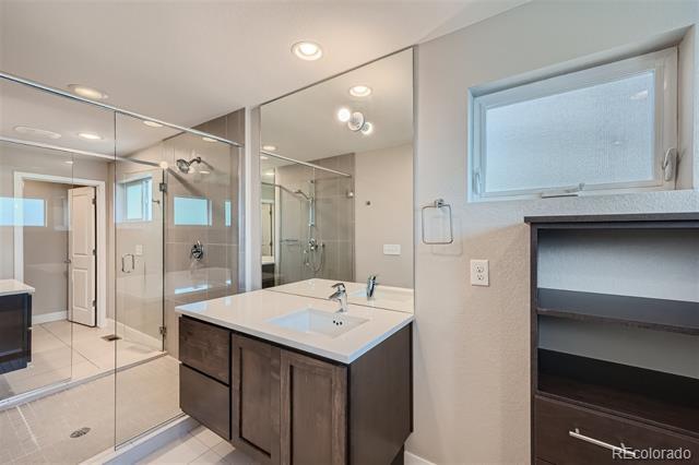 Building Photo - 6633 Avrum Dr