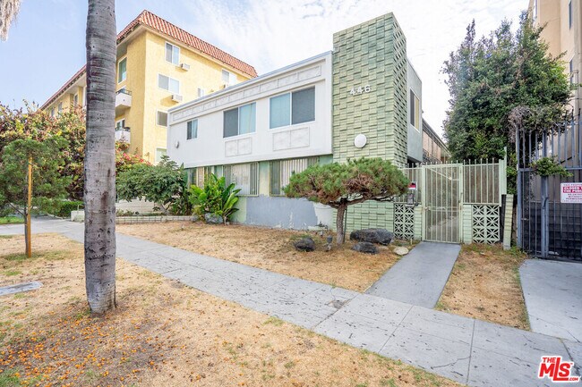 Building Photo - 446 S St Andrews Pl