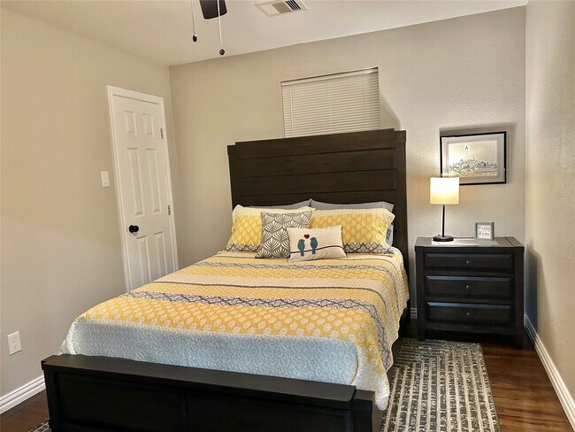 Building Photo - 4010 Chapman St