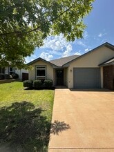 Building Photo - 2108 Pinckney Ct