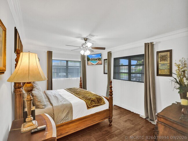 Building Photo - 340 Orange Tree Dr