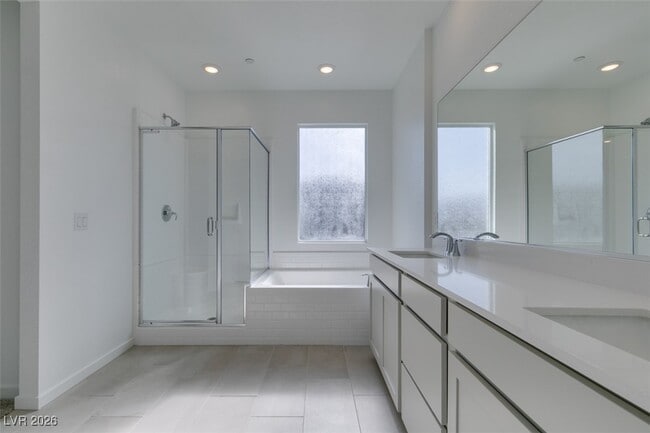 Building Photo - 302 Walsh Peak Ave