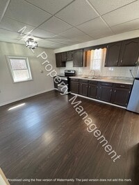 Building Photo - 206 Harold St