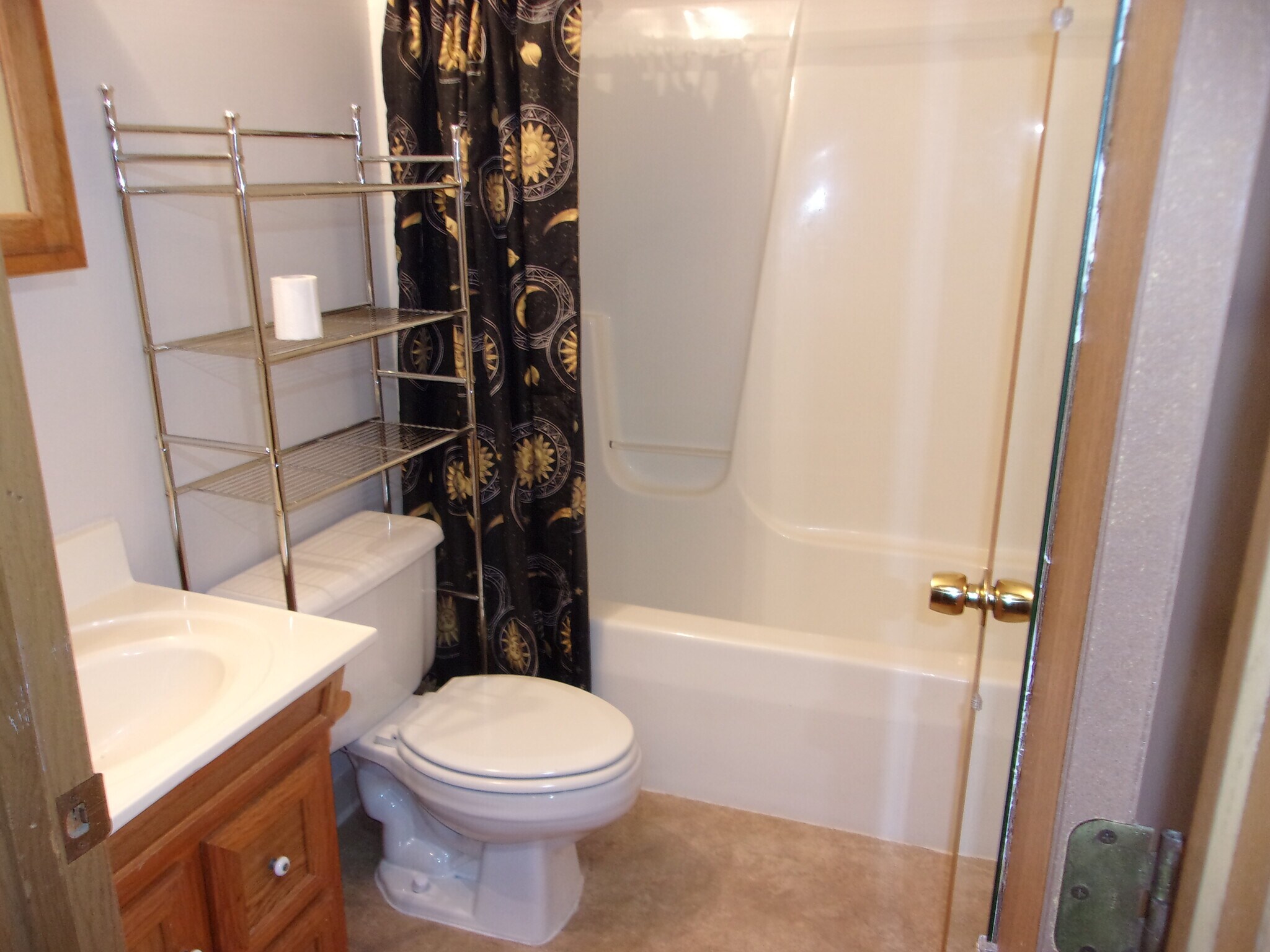 Building Photo - 610 N Wagner Ave