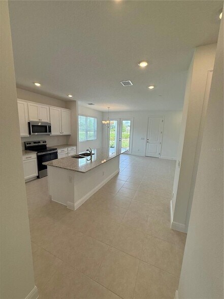 Building Photo - 2313 Broadbrook Dr