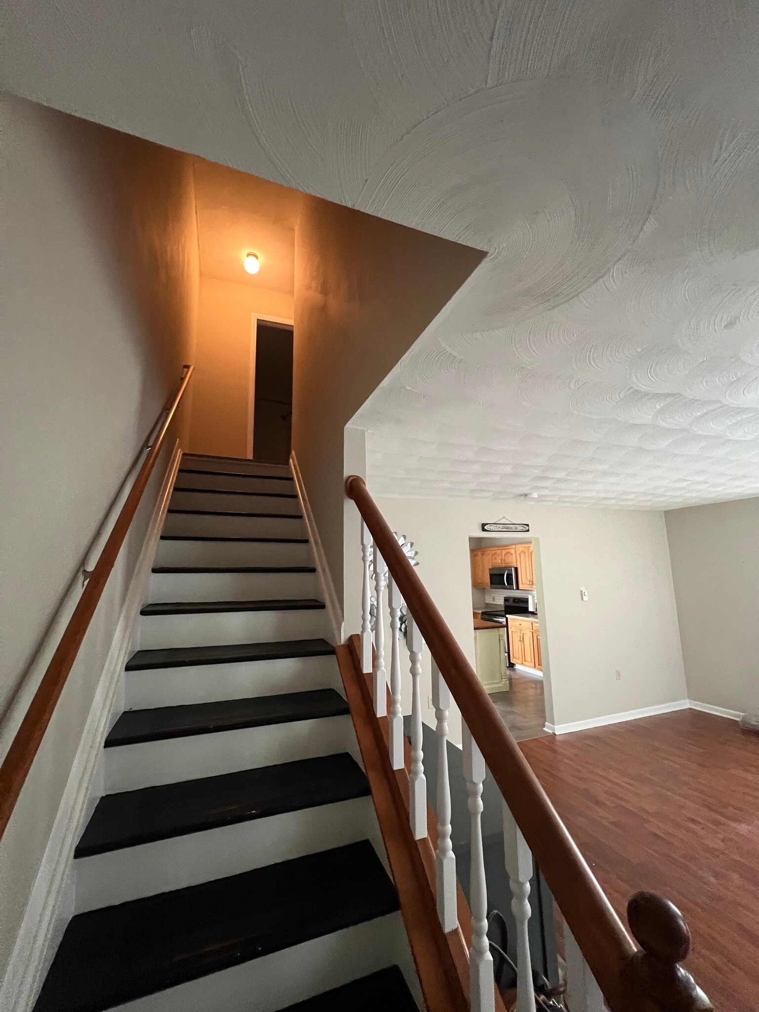 Building Photo - 920 Southgate Dr