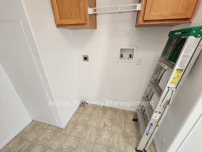 Building Photo - 3 bed 2 bath 2 car garage w/ great views in Sequim