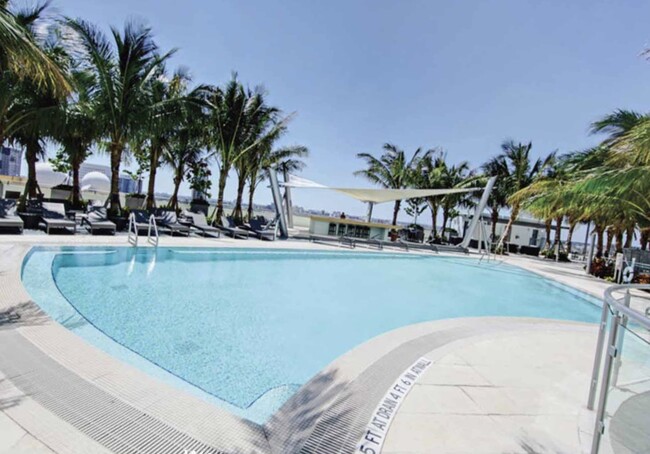 Building Photo - 900 Biscayne Blvd