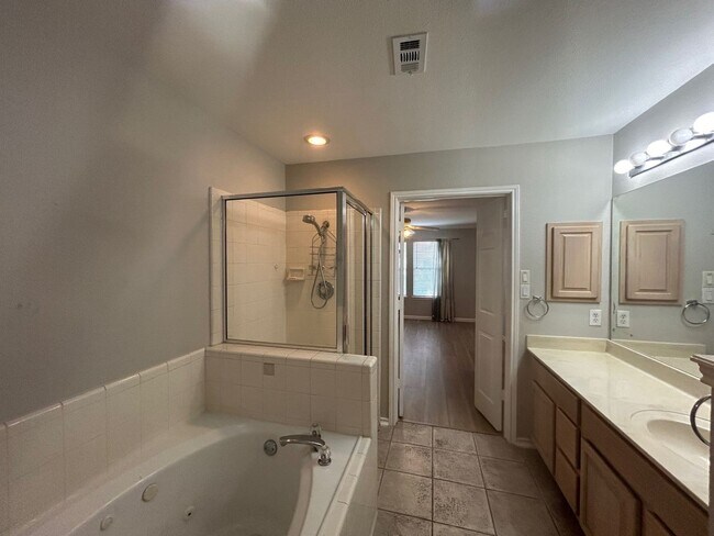 Building Photo - 3Bedroom/2Bath Home for Lease! Available Now!