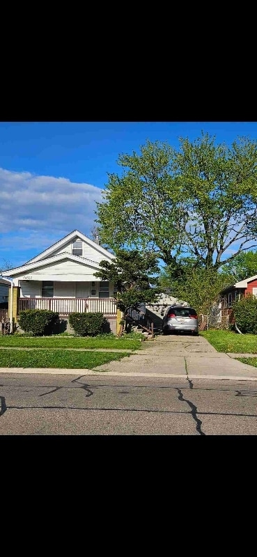 Primary Photo - 24520 Schroeder Ave
