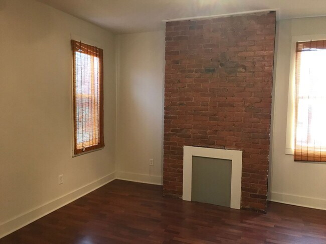 Building Photo - 3947 Mintwood St