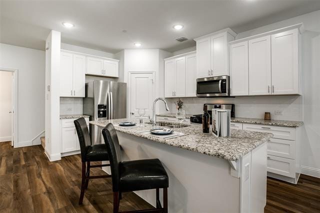 Building Photo - 4809 Pasadena Dr
