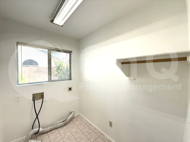 Building Photo - 7874 W Beryl Ave