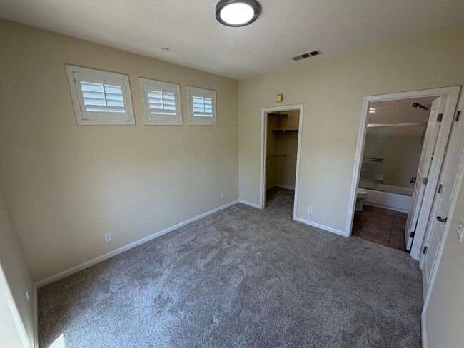Building Photo - 5028 Ocean Ln