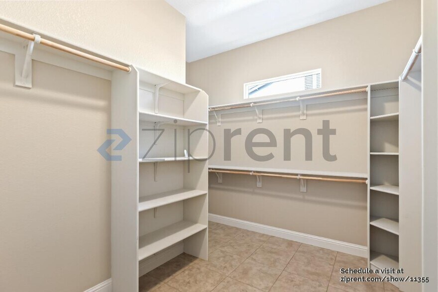 Building Photo - Unit