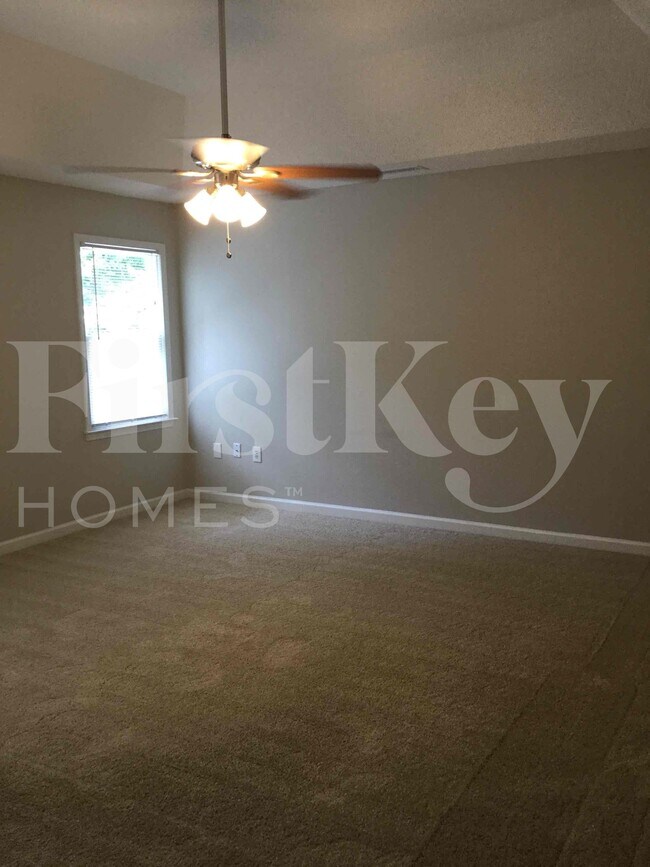 Building Photo - 138 Springfield Dr