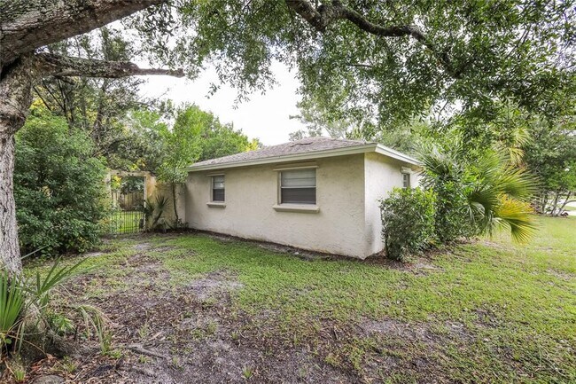 Building Photo - 200 Odham Dr