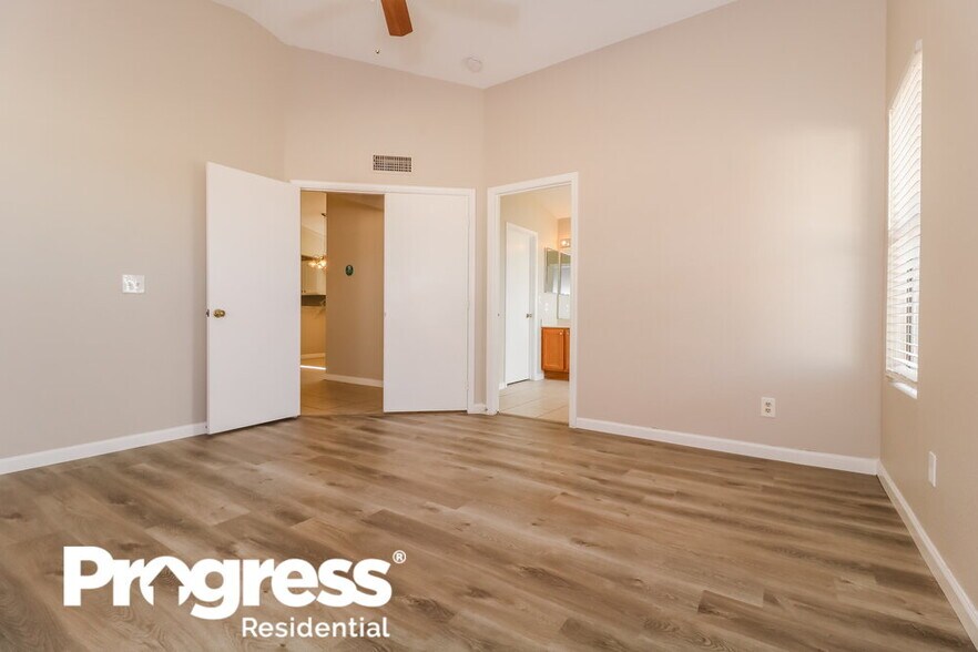 Building Photo - 3104 N Copenhagen Dr