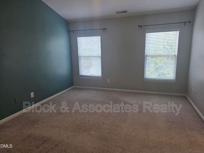 Building Photo - 124 Braeside Ct