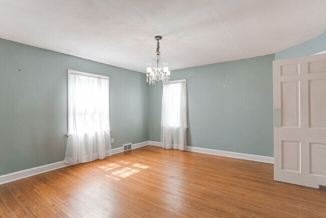 Building Photo - 4 bedroom, 2.5 bathroom home in Camp Hill