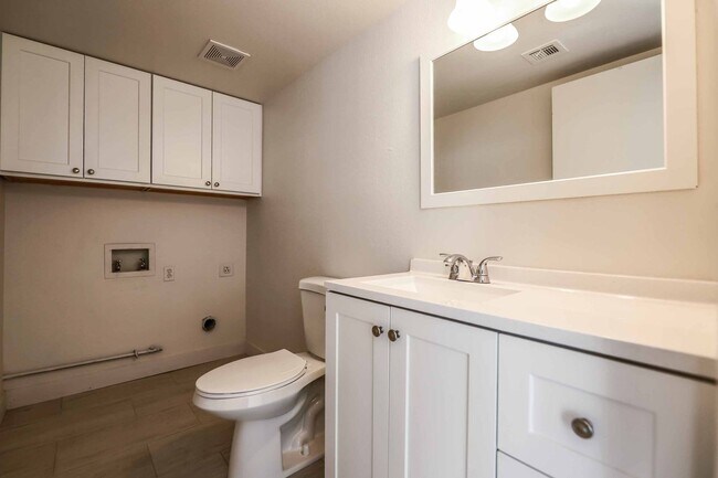 Building Photo - FULLY Remodeled 3-Bedroom Townhouse