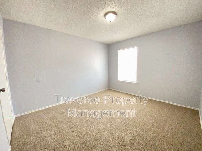 Building Photo - 5204 Vista Verde Dr