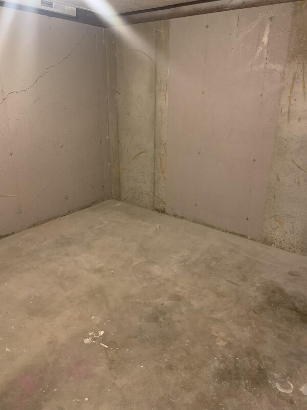 Building Photo - 3498 Valley Heights Dr