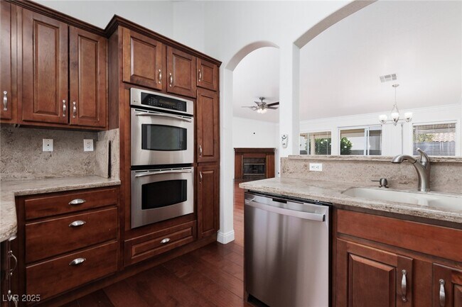 Building Photo - 1109 Deer Horn Ln