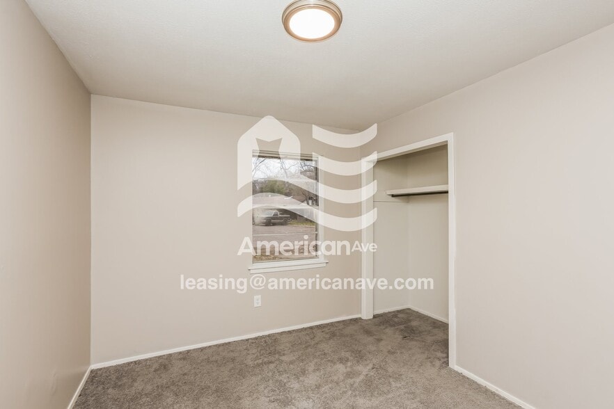 Building Photo - 187 E Woodcrest Dr