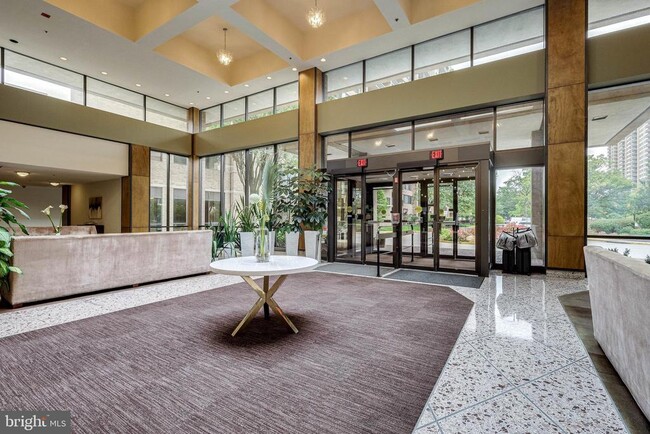 Building Photo - 3713 S George Mason Dr