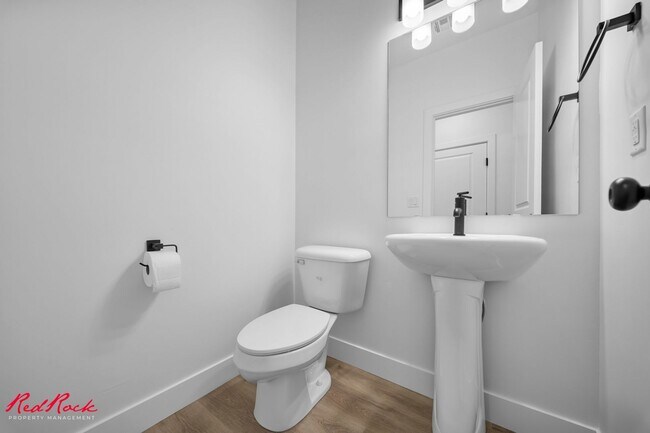 Building Photo - Brand New 3 Bedroom Townhome