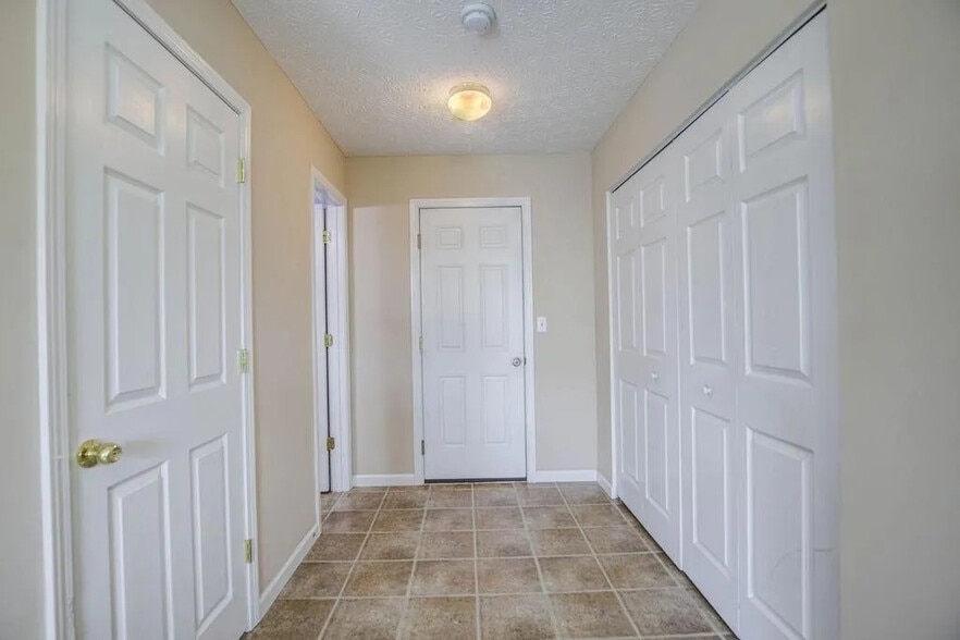 Building Photo - 4731 Springwood Ct