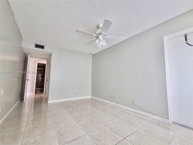 Building Photo - 4159 NW 90th Ave