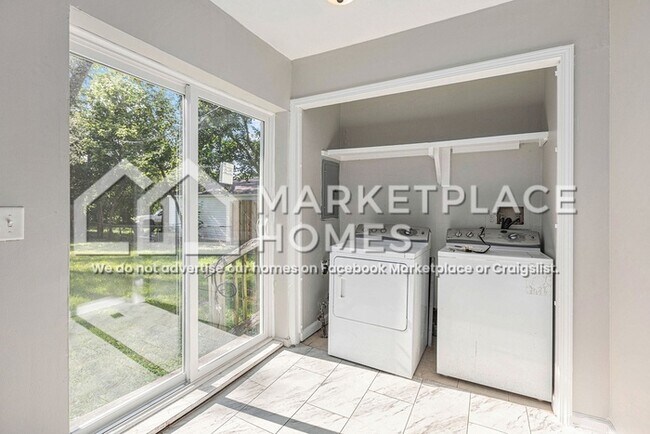 Building Photo - 590 Calder Ave